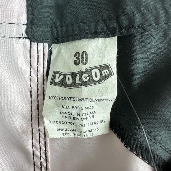 Volcom Men’s Size 30 Fade Board Shorts No Stretch - Picture 6 of 9